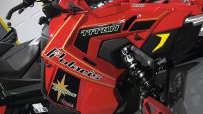 Polaris Titan Adventure et Motos Honda